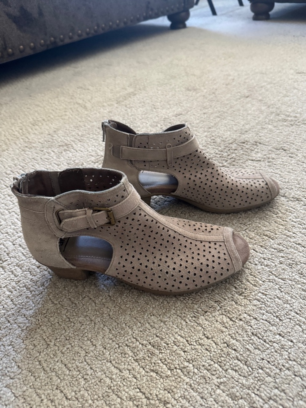 Earth brand tan bootie suede peep toe zip back size 9 - Picture 3 of 5